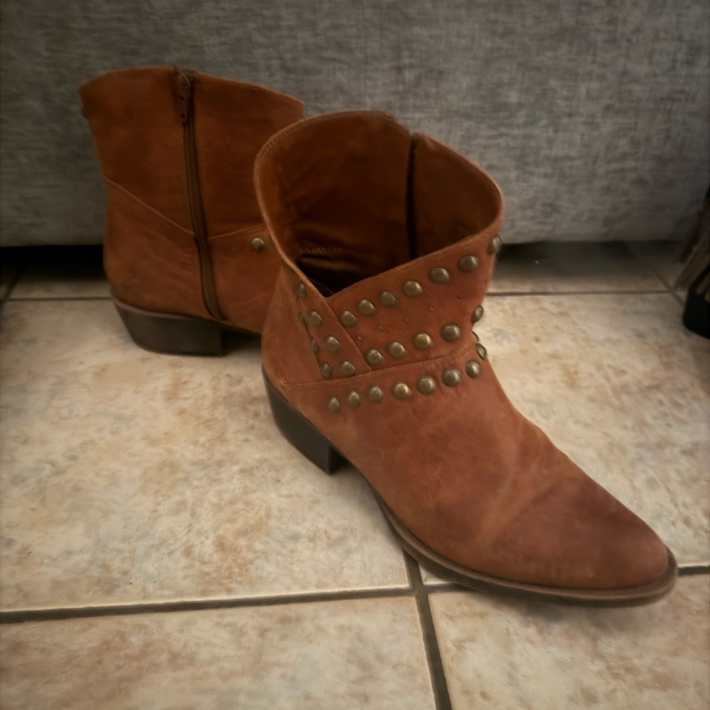Coconuts by Matisse Brown Ankle Boots with Studs